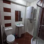 Spacious Modern 1br Near The Gondola شقة