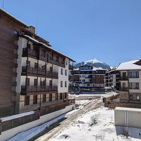 Spacious Modern 1br Near The Gondola شقة