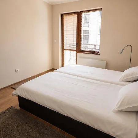 Spacious Modern 1br Near The Gondola