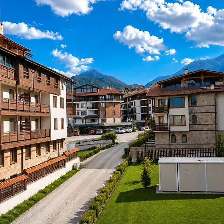 Spacious Modern 1br Near The Gondola Апартамент *